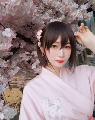 真人女生欧美头像_BD韩语在线手机播放