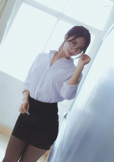 欧美男装时尚杂志_BD英语全集免费播放